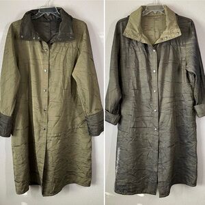 MYCRA PAC Reversible Hooded Raincoat Olive-Gray/Soft Chartreuse Crinkle S/M